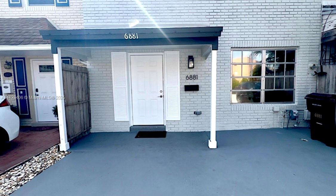 LAKE ROYAL EAST - Residential