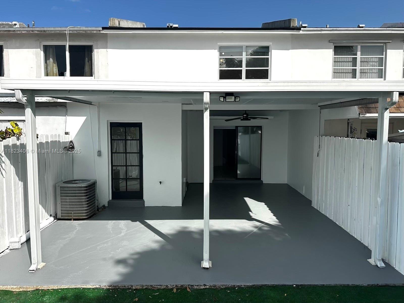 LAKE ROYAL EAST - Residential