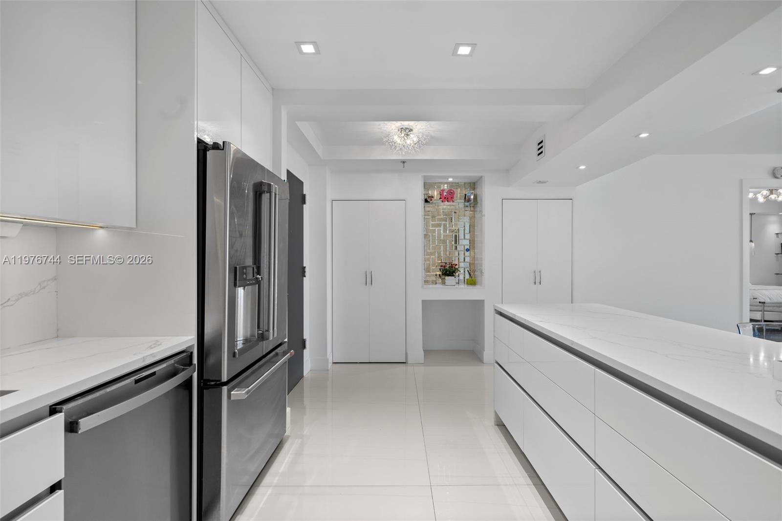 THE WAVES CONDO - Residential