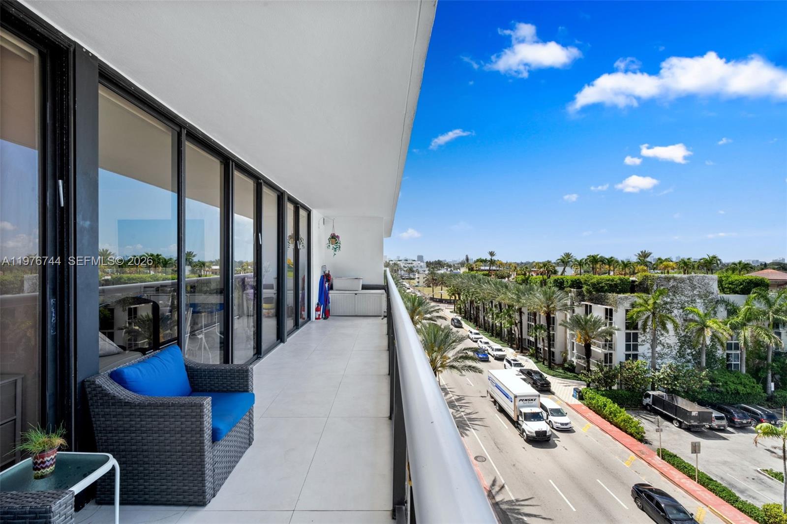 THE WAVES CONDO - Residential