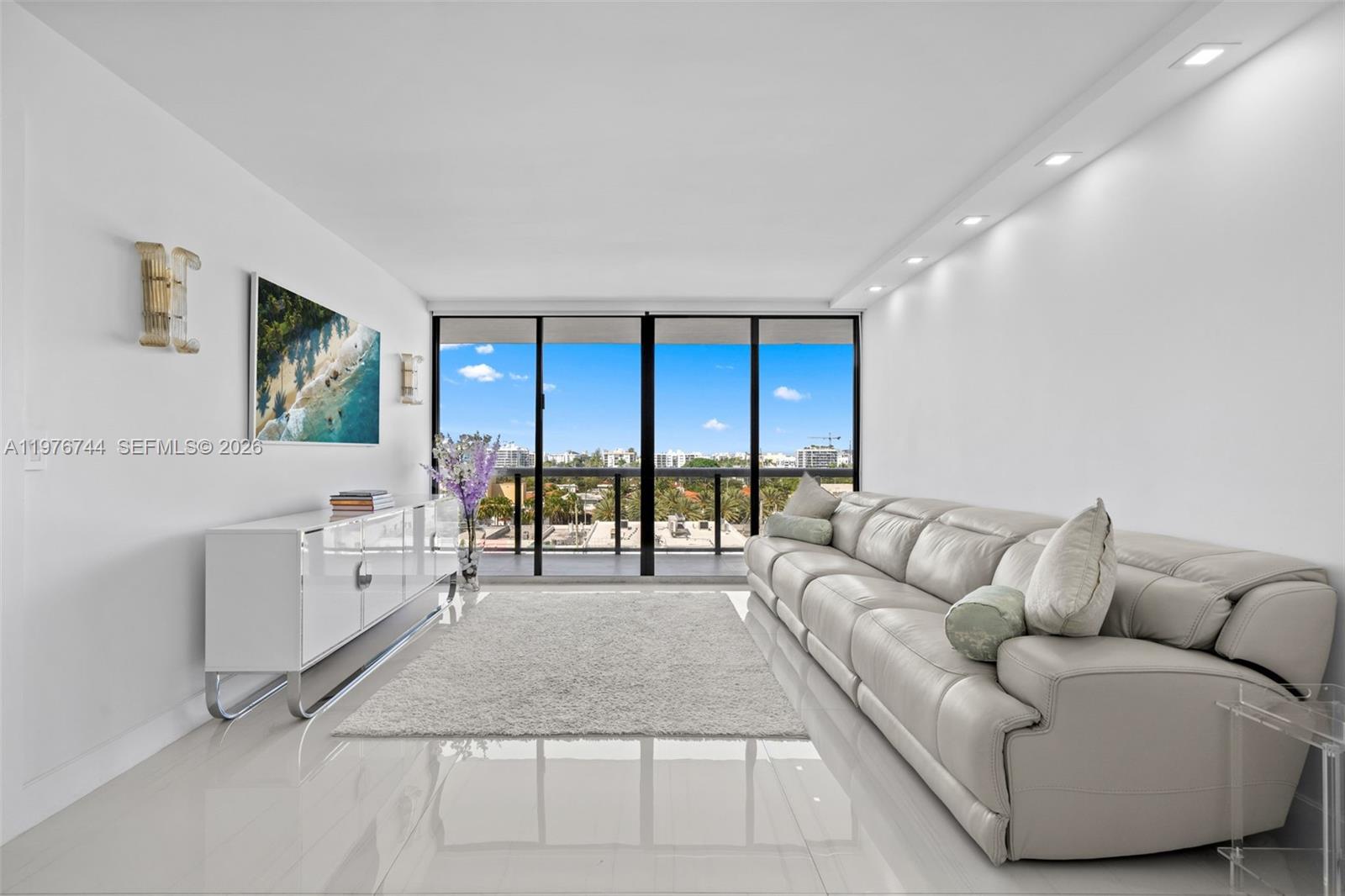 9455 Collins Ave 703