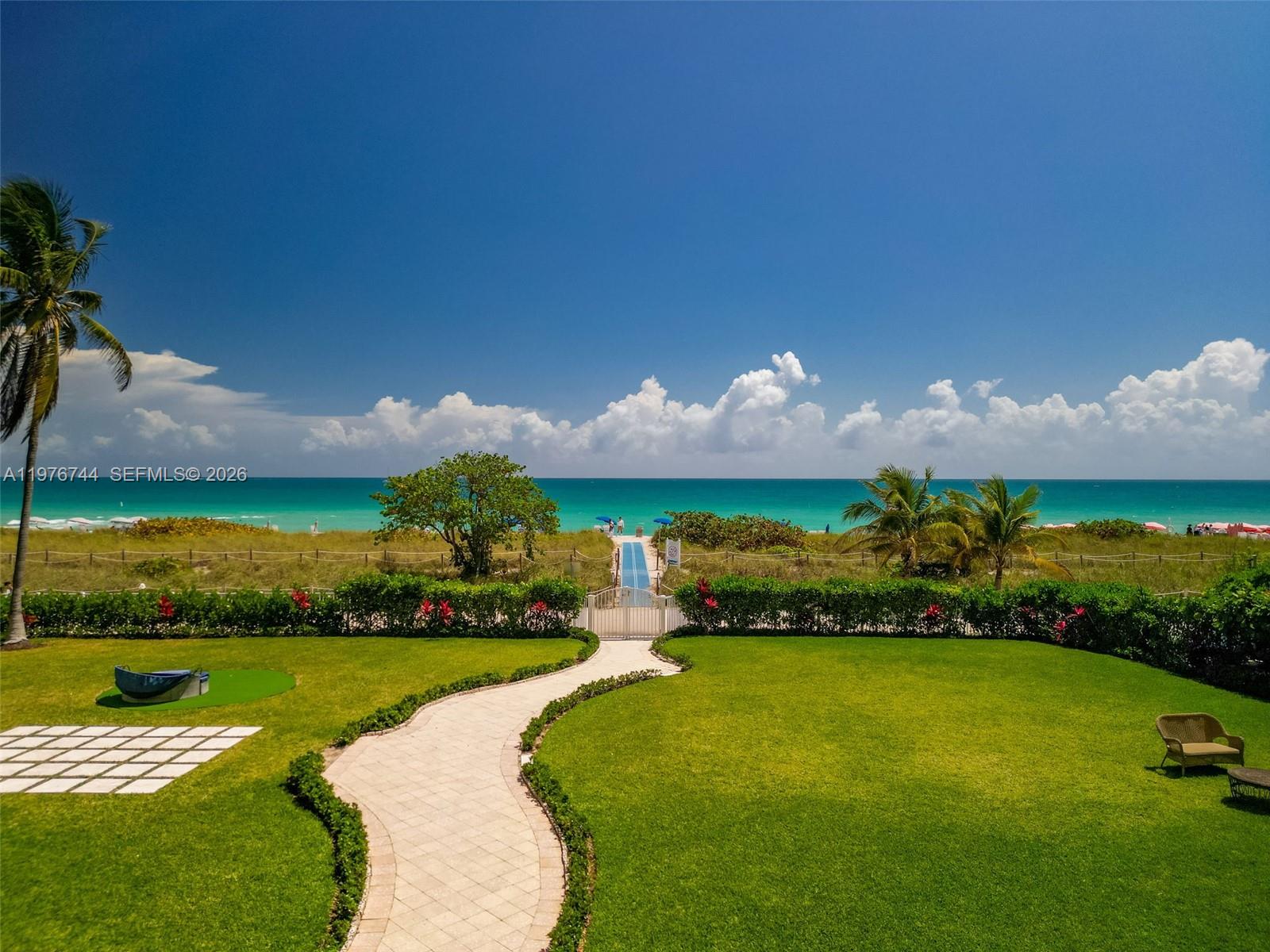 THE WAVES CONDO - Residential