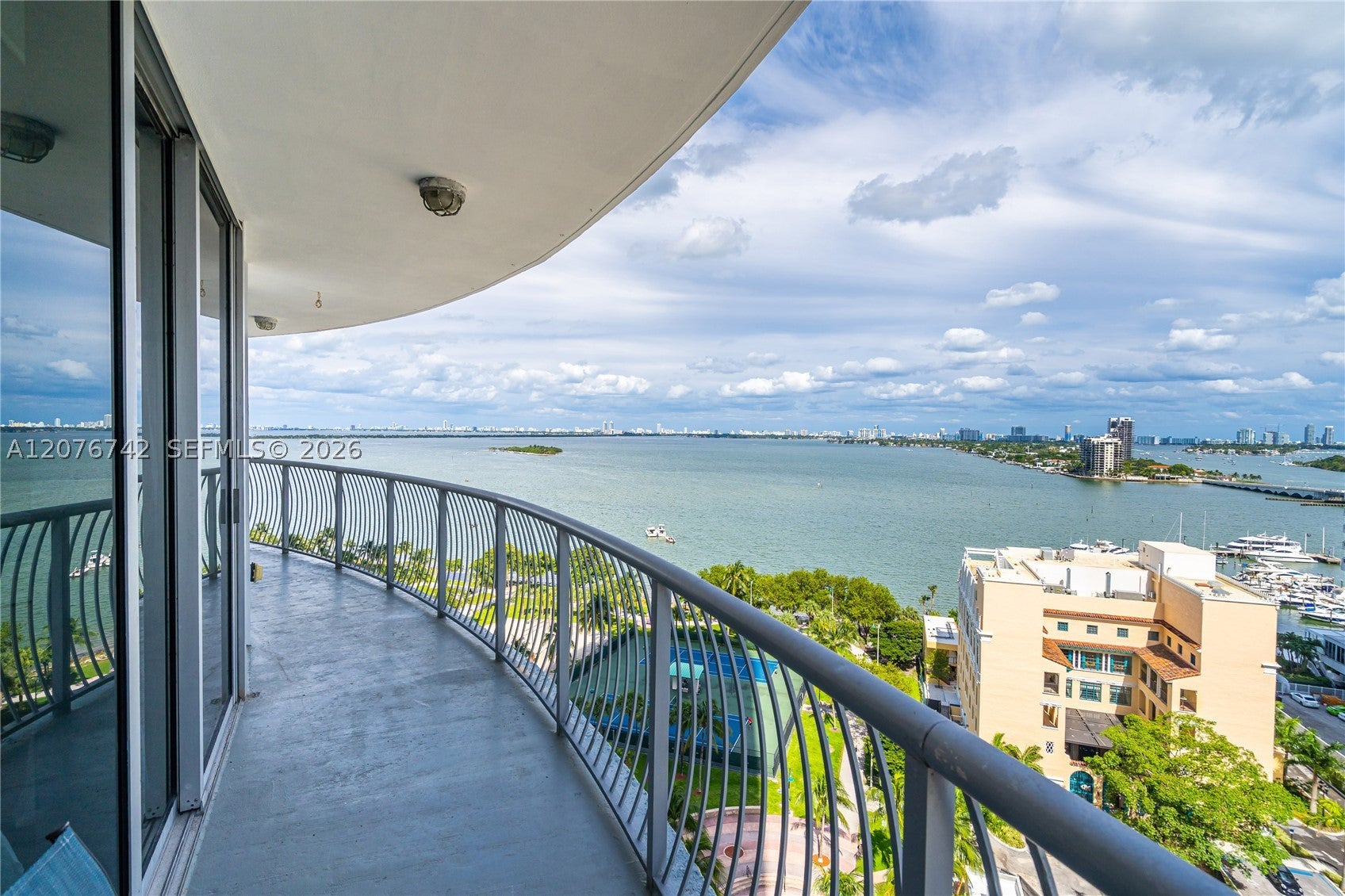1750 N Bayshore Dr 1602