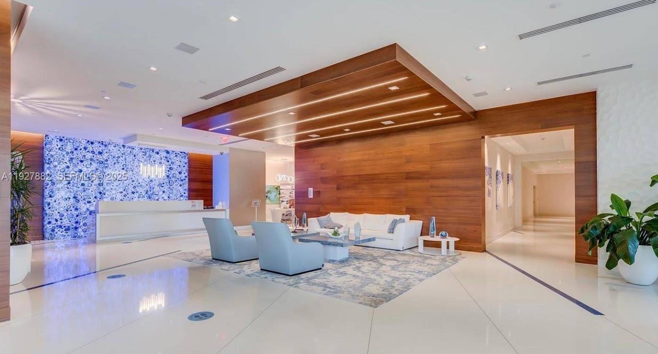 PARQUE TOWERS CONDO - Residential