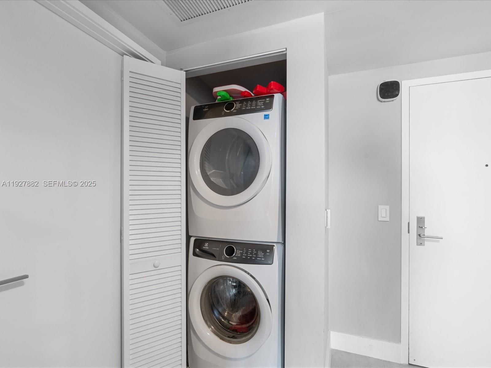 PARQUE TOWERS CONDO - Residential