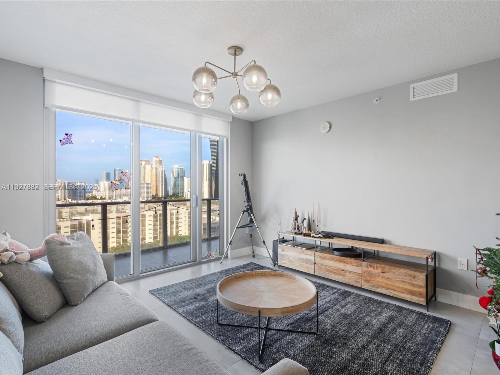 PARQUE TOWERS CONDO - Residential