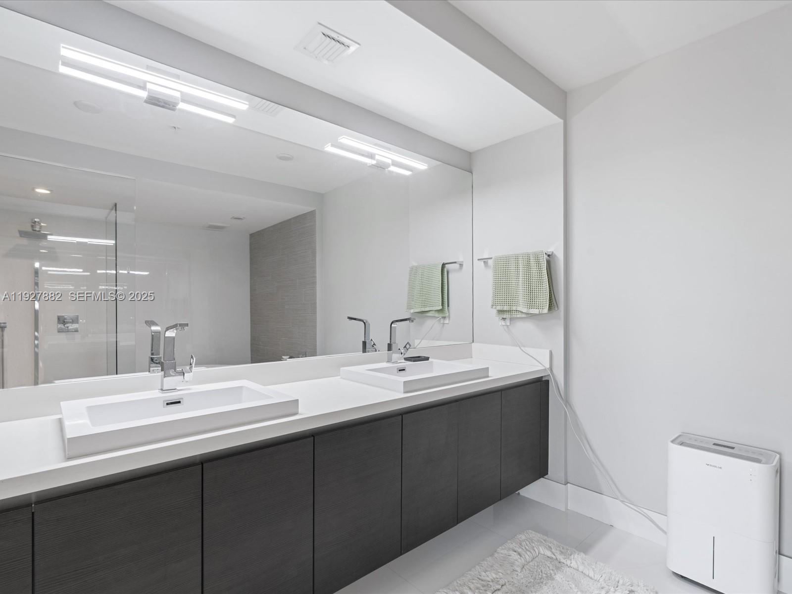 PARQUE TOWERS CONDO - Residential