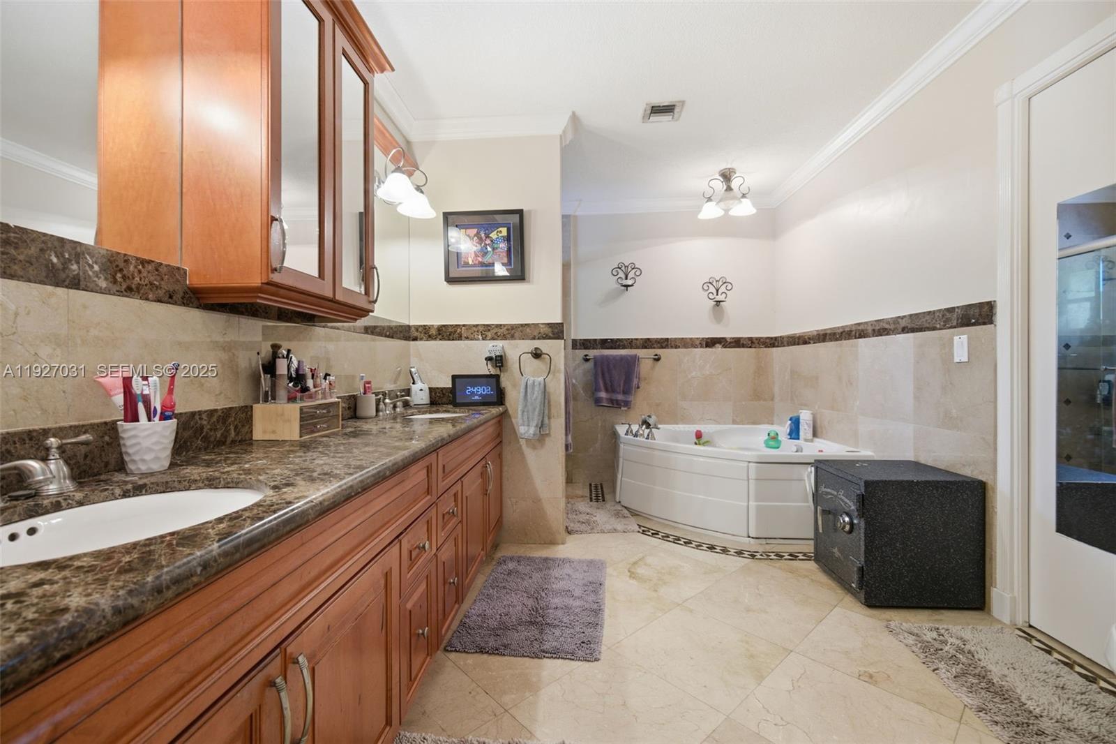 DIPLOMAT GOLF ESTATES - Residential