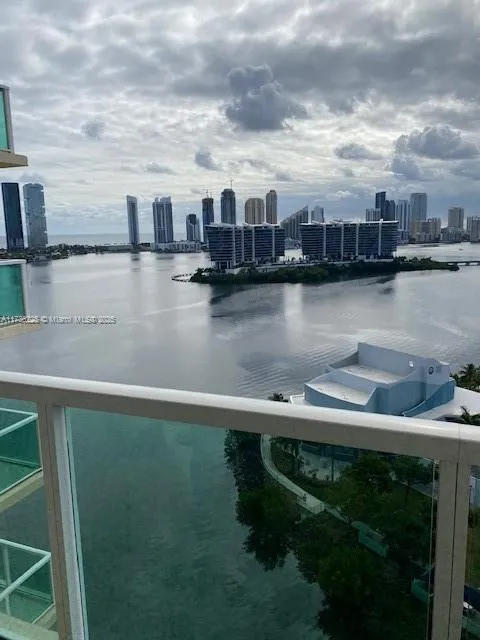 Aventura, Florida 33180, United States, 2 Bedrooms Bedrooms, ,3 BathroomsBathrooms,Residential,Active,10326