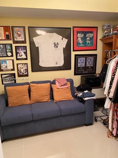 Aventura, Florida 33180, United States, 2 Bedrooms Bedrooms, ,3 BathroomsBathrooms,Residential,Active,10326