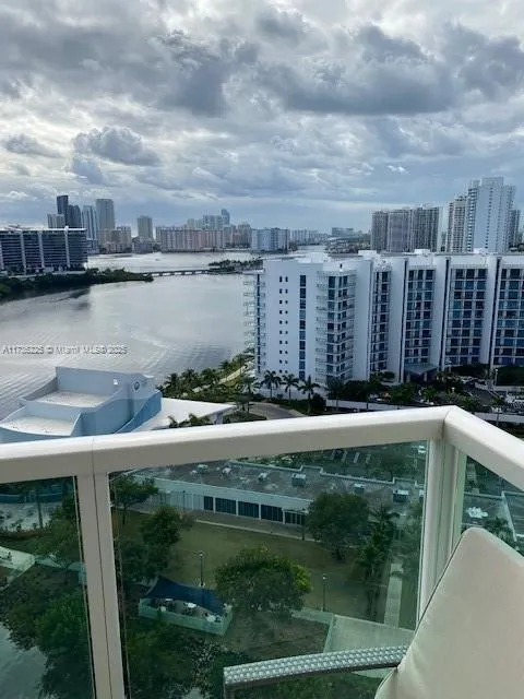 Aventura, Florida 33180, United States, 2 Bedrooms Bedrooms, ,3 BathroomsBathrooms,Residential,Active,10326