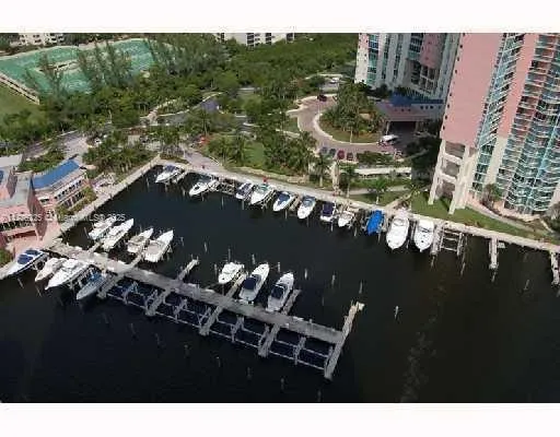 Aventura, Florida 33180, United States, 2 Bedrooms Bedrooms, ,3 BathroomsBathrooms,Residential,Active,10326