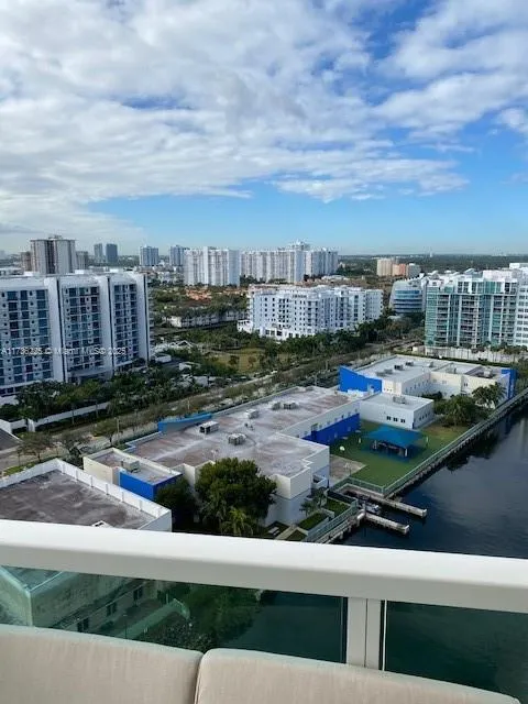 Aventura, Florida 33180, United States, 2 Bedrooms Bedrooms, ,3 BathroomsBathrooms,Residential,Active,10326