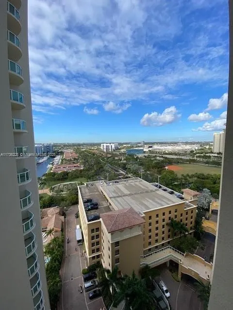 Aventura, Florida 33180, United States, 2 Bedrooms Bedrooms, ,3 BathroomsBathrooms,Residential,Active,10326