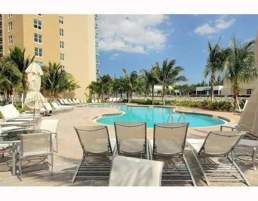 Aventura, Florida 33180, United States, 2 Bedrooms Bedrooms, ,3 BathroomsBathrooms,Residential,Active,10326