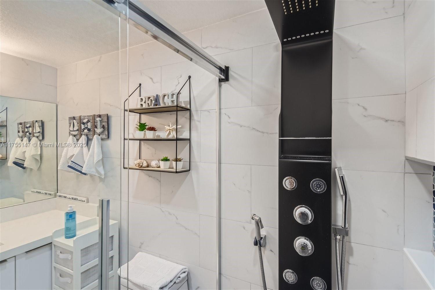 WAVE CONDO - Residential Lease