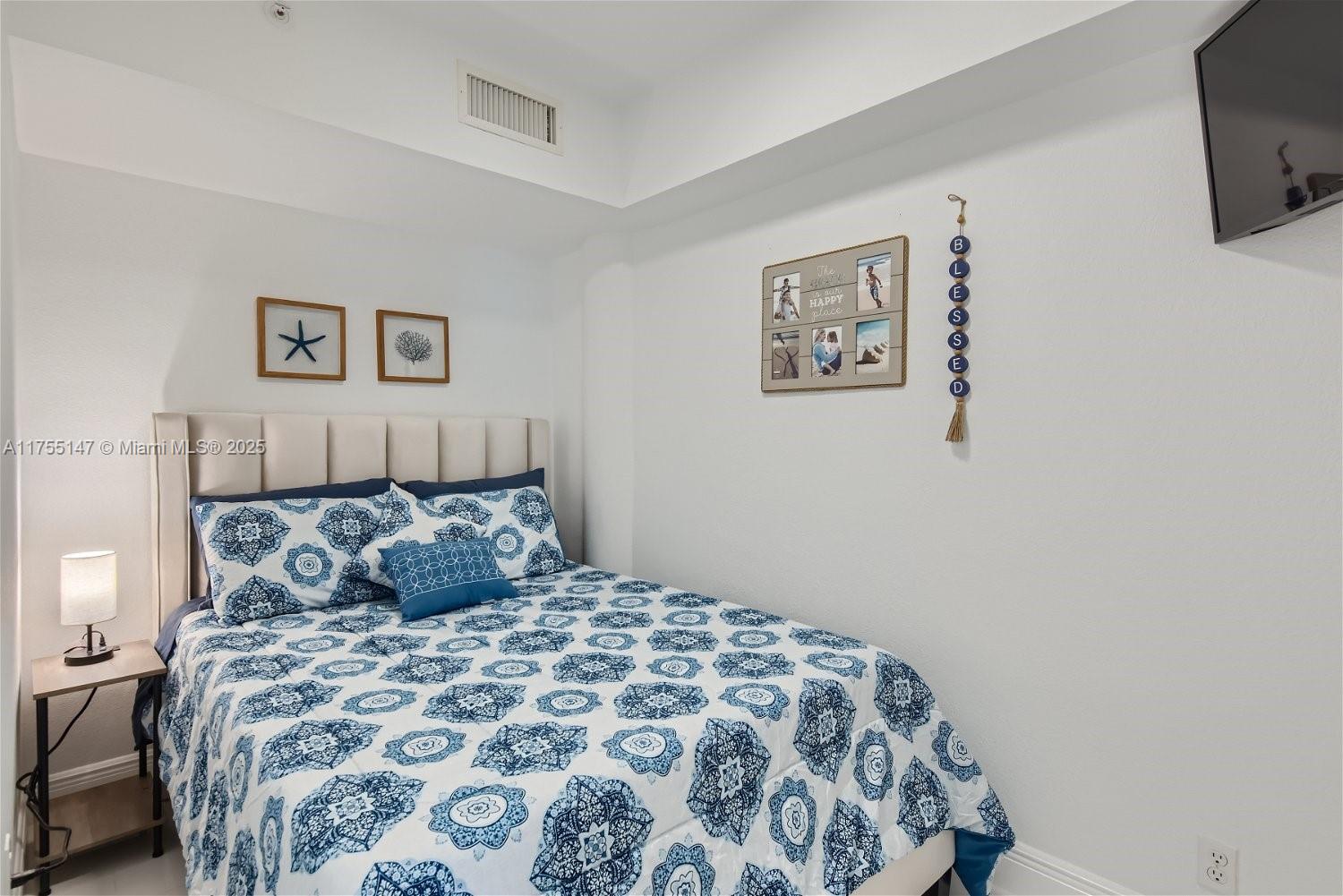 WAVE CONDO - Residential Lease