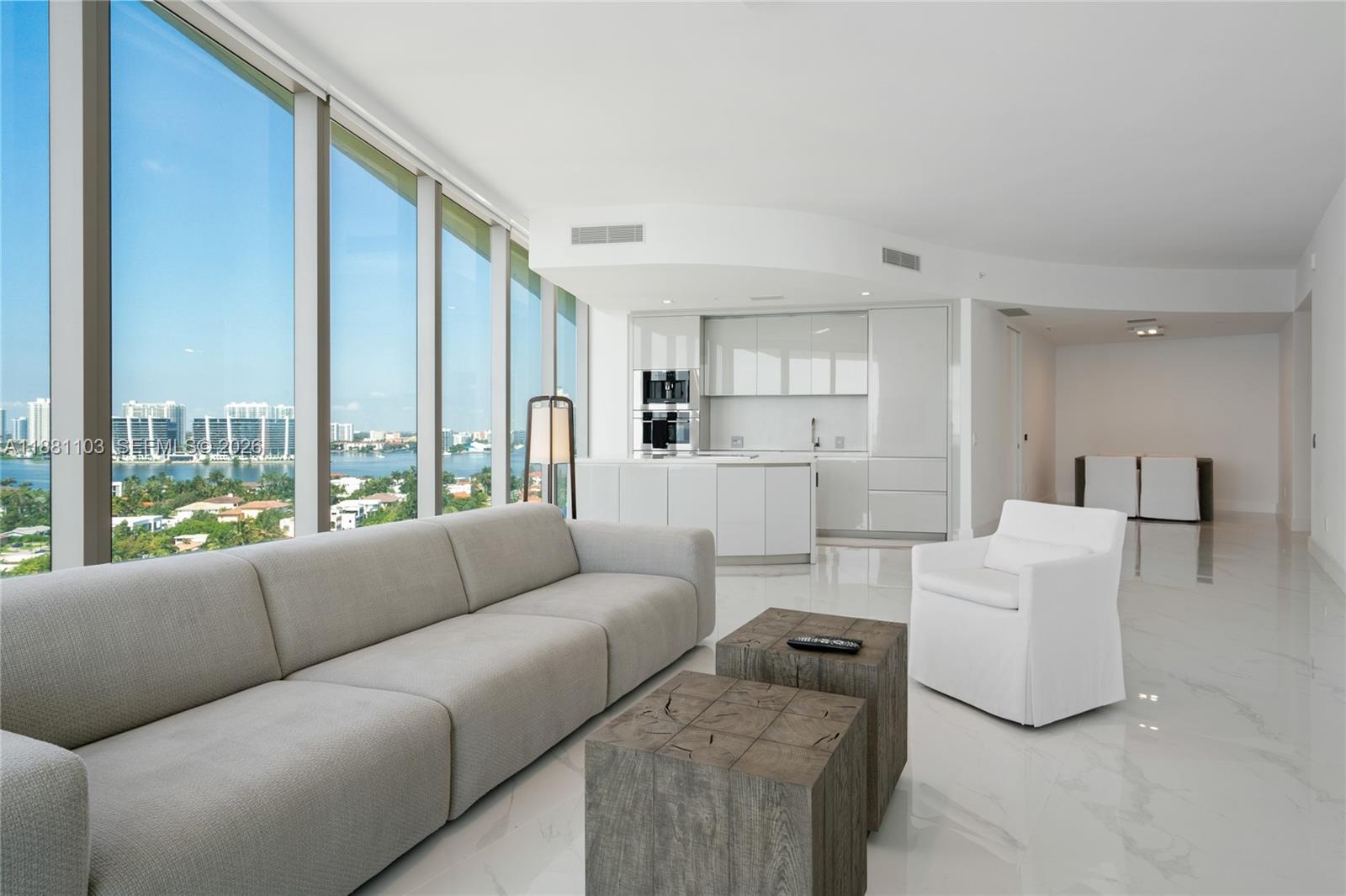 18975 Collins Ave 1104
