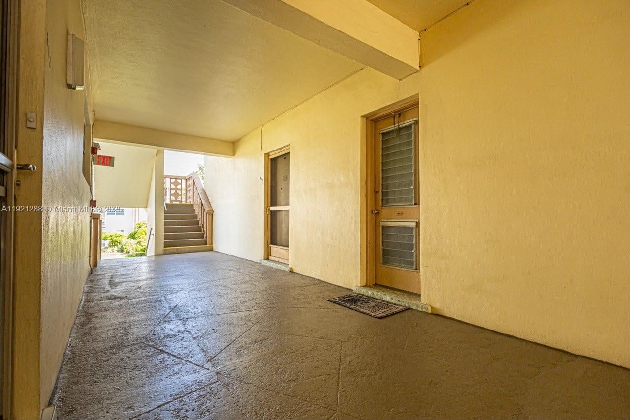 MAR-LEN GARDENS NO 12 COR - Residential