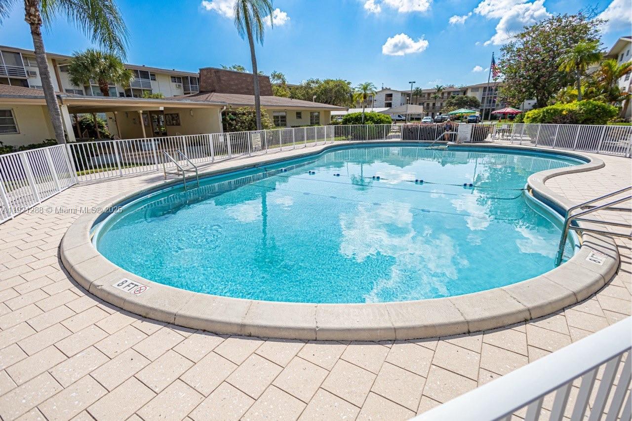 MAR-LEN GARDENS NO 12 COR - Residential