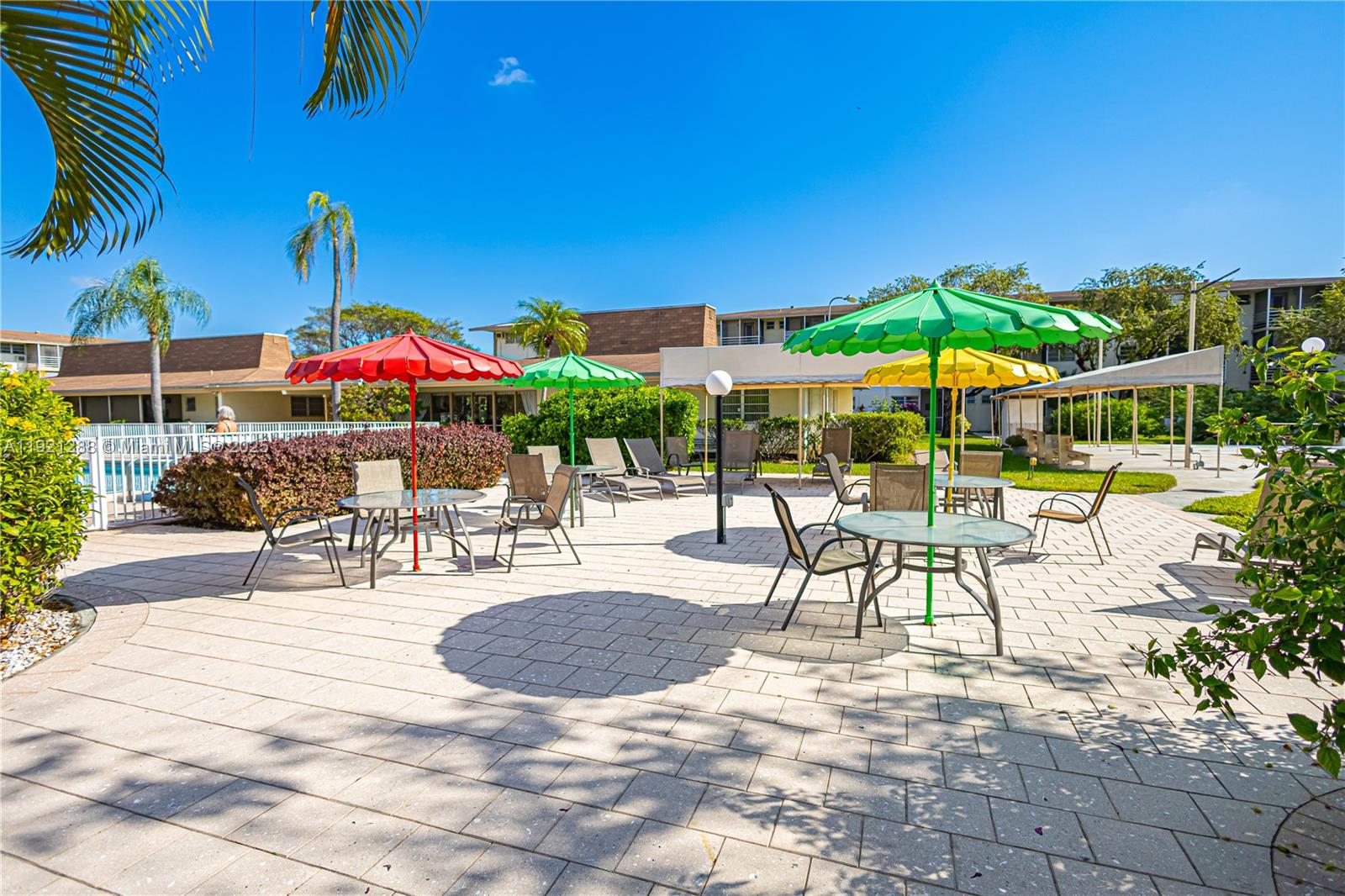 MAR-LEN GARDENS NO 12 COR - Residential