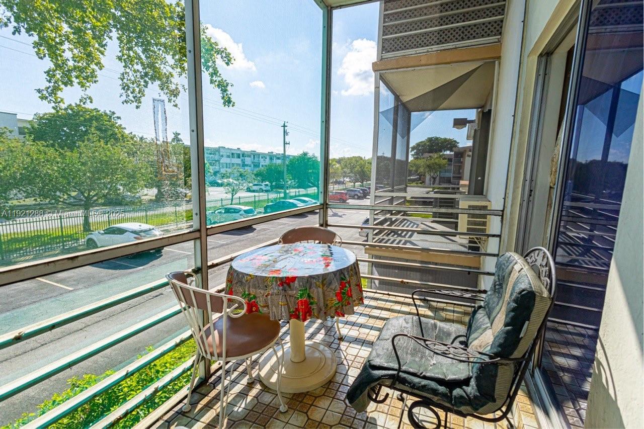 MAR-LEN GARDENS NO 12 COR - Residential