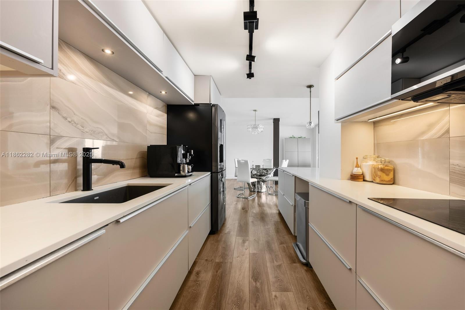 BRICKELL TOWNHOUSE CONDO - Residential