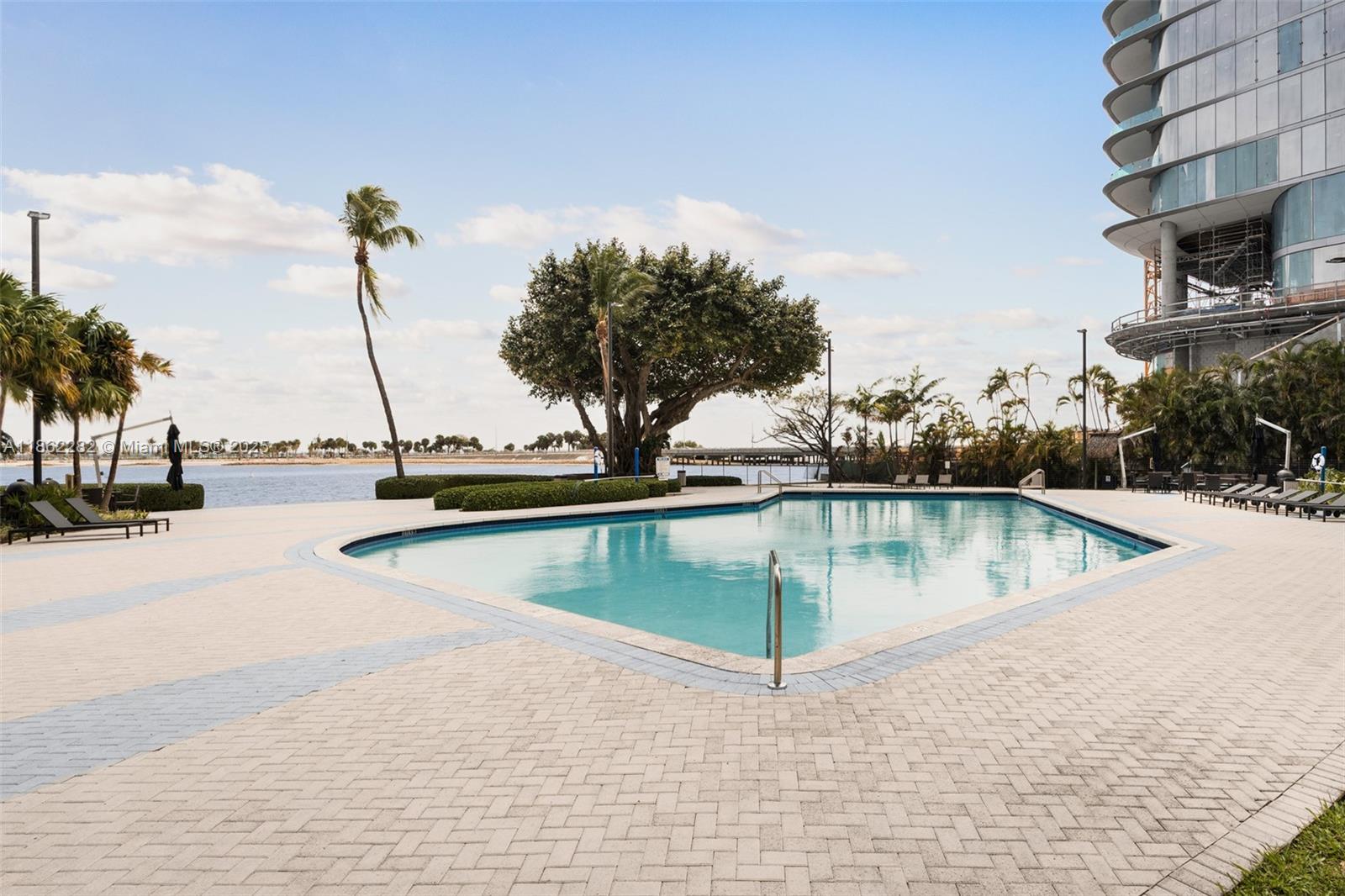 BRICKELL TOWNHOUSE CONDO - Residential