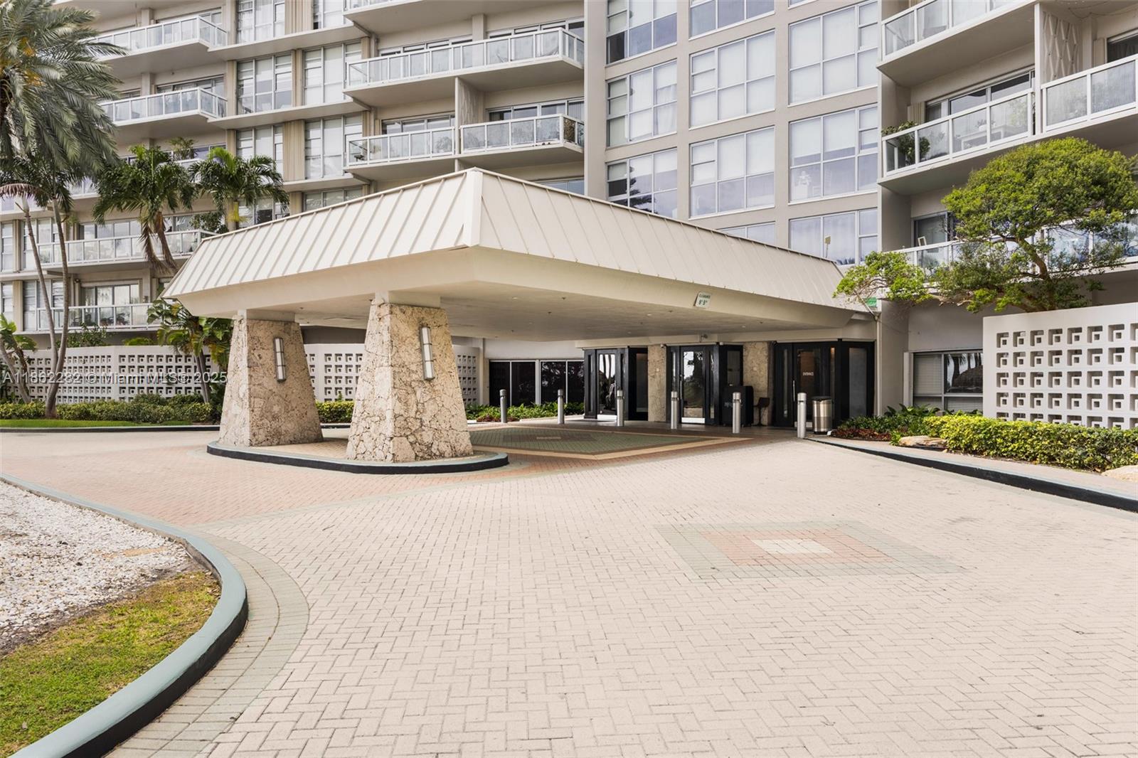 BRICKELL TOWNHOUSE CONDO - Residential
