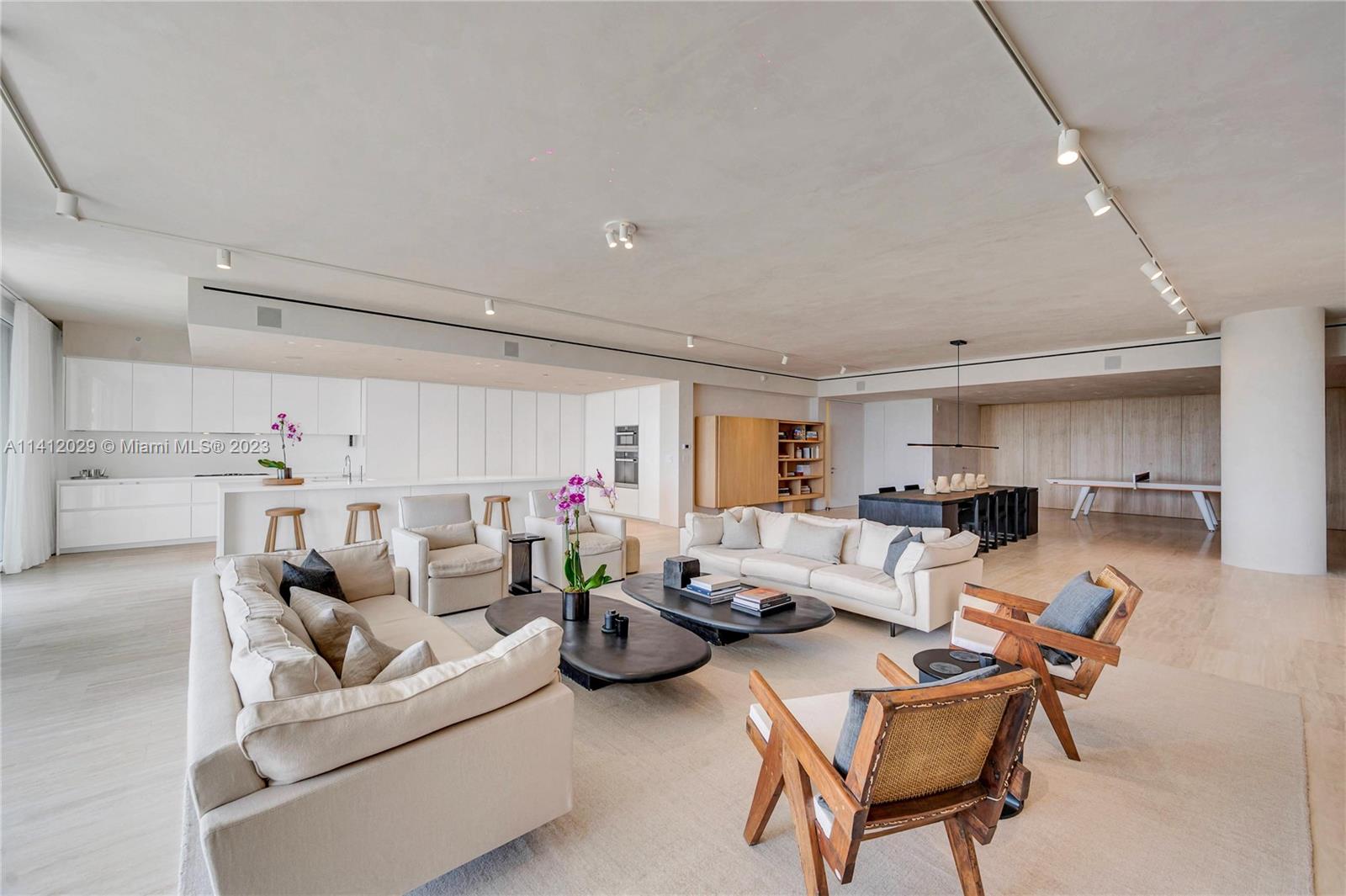 SURF CLUB CONDO - Residential