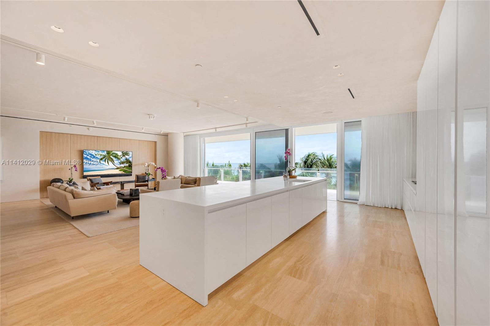 SURF CLUB CONDO - Residential