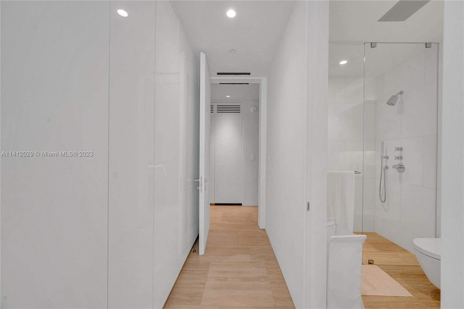 SURF CLUB CONDO - Residential