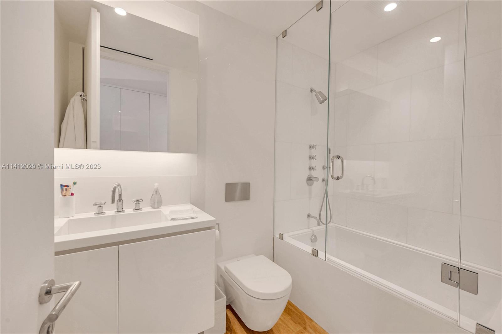 SURF CLUB CONDO - Residential