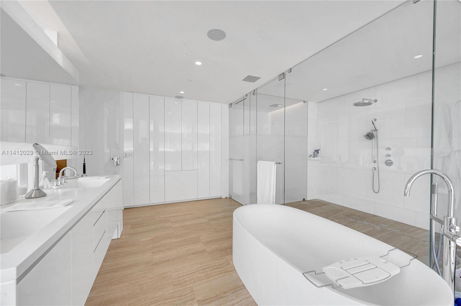 SURF CLUB CONDO - Residential