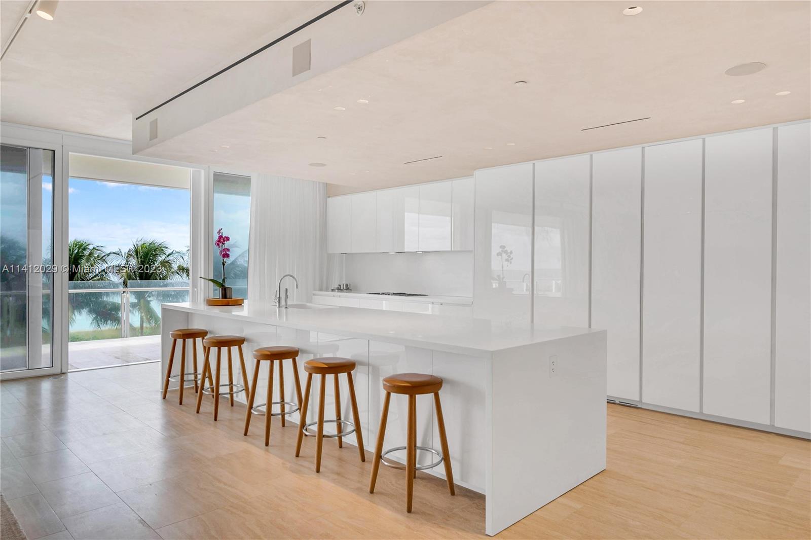 SURF CLUB CONDO - Residential