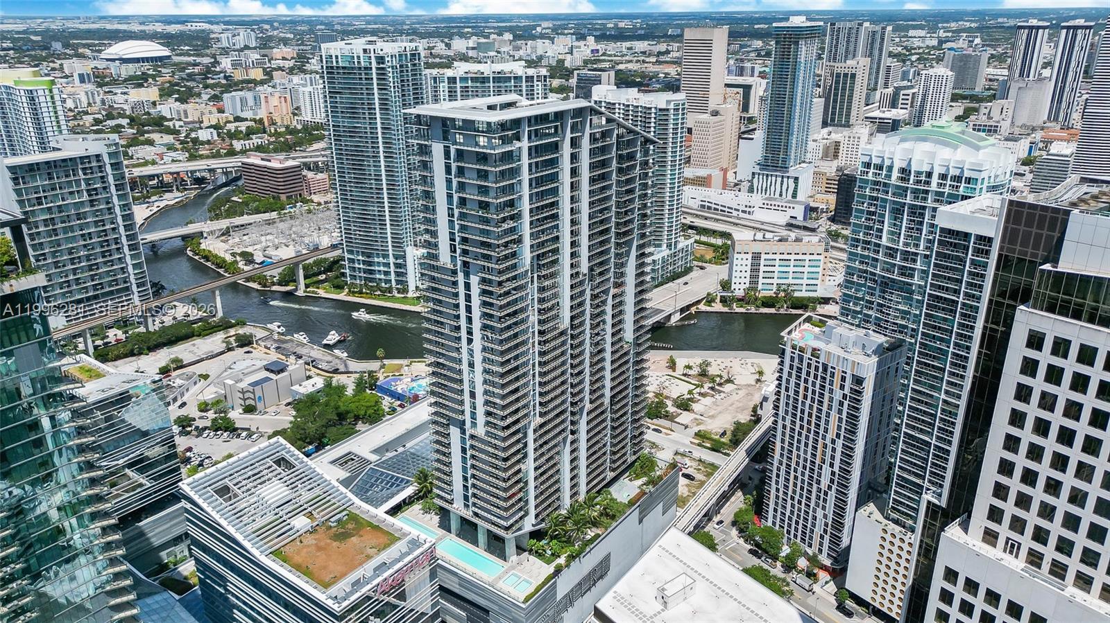 REACH CONDO - Residential Lease