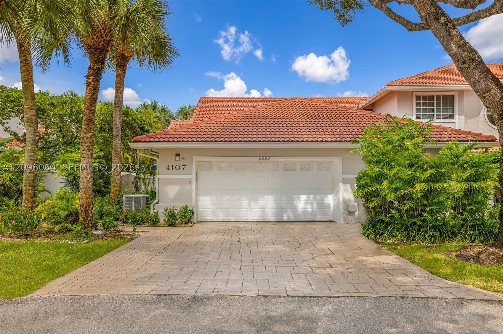 4107 Carriage Dr K1