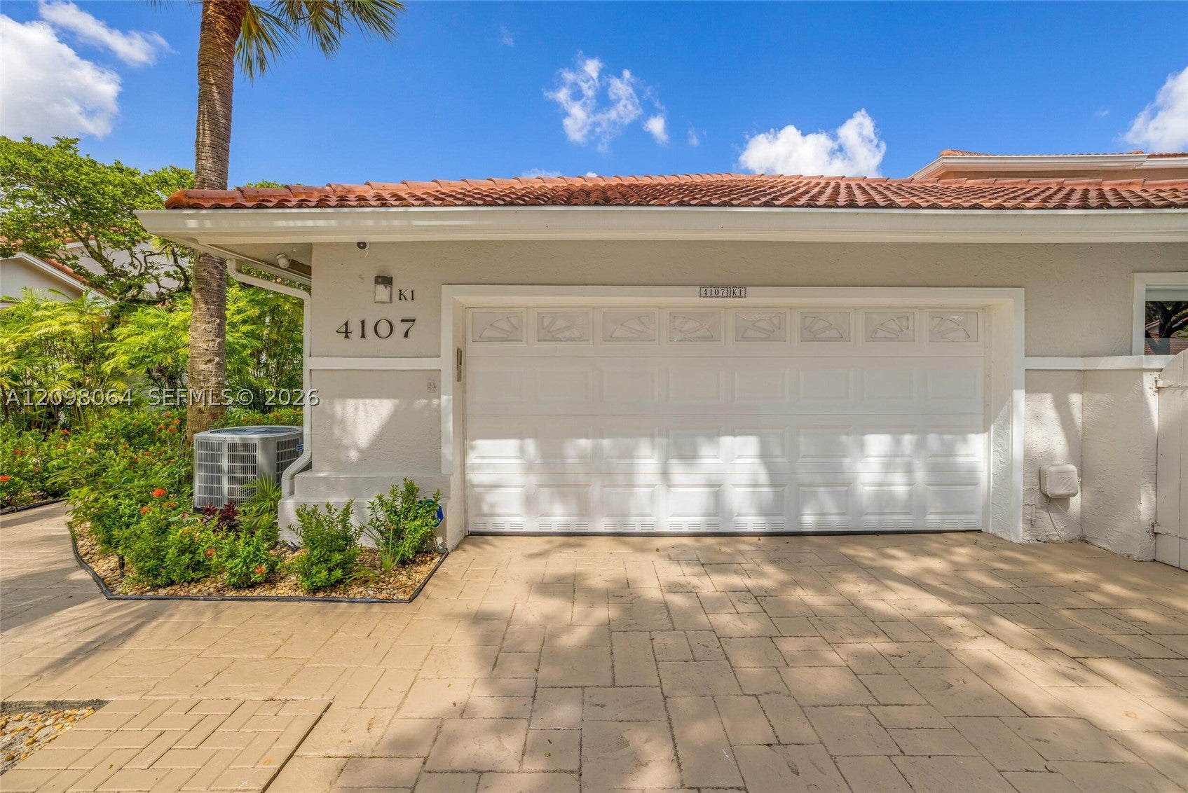 4107 Carriage Dr K1