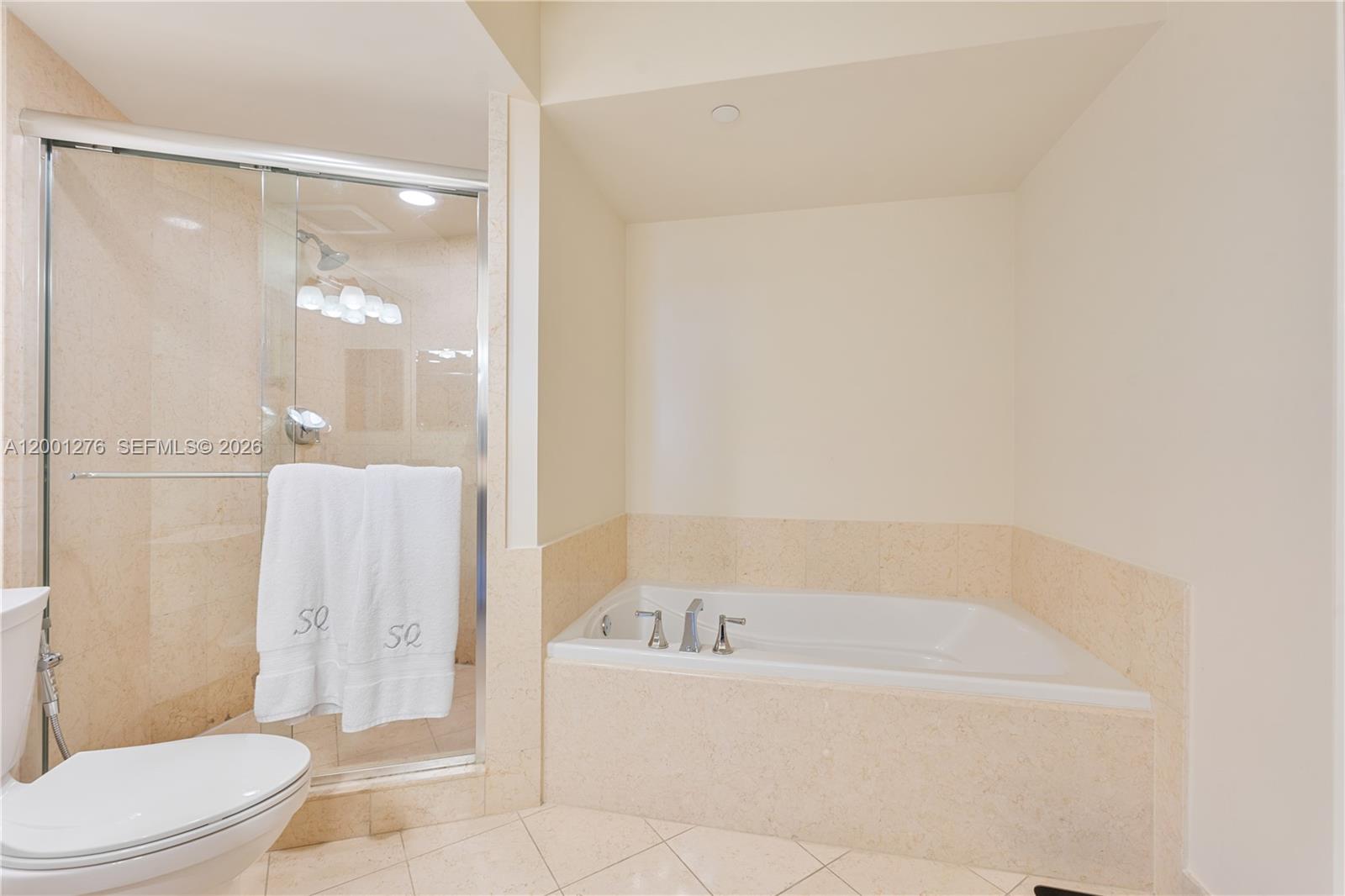 TURNBERRY VLG NO TOWER CO - Residential