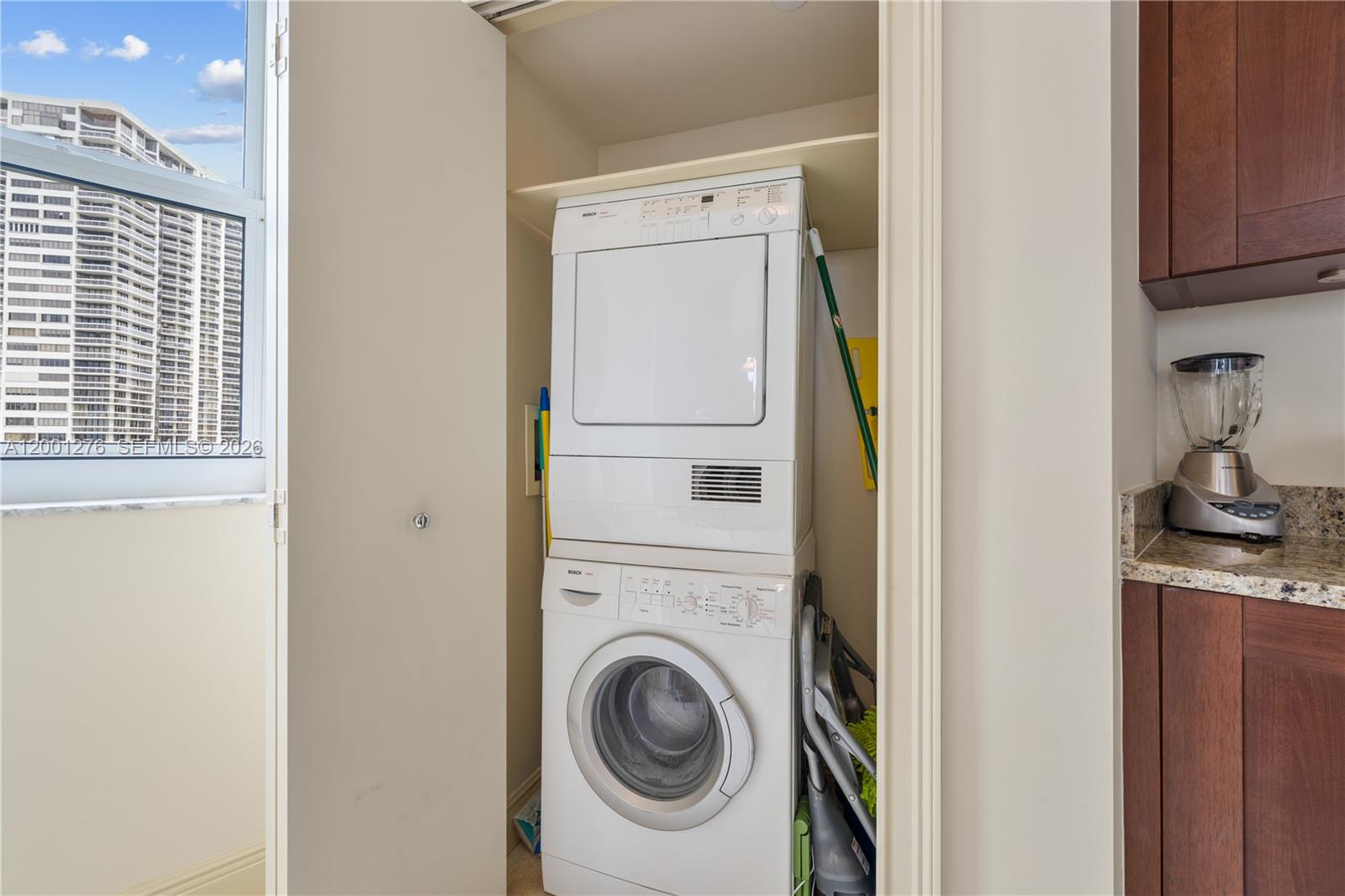 TURNBERRY VLG NO TOWER CO - Residential