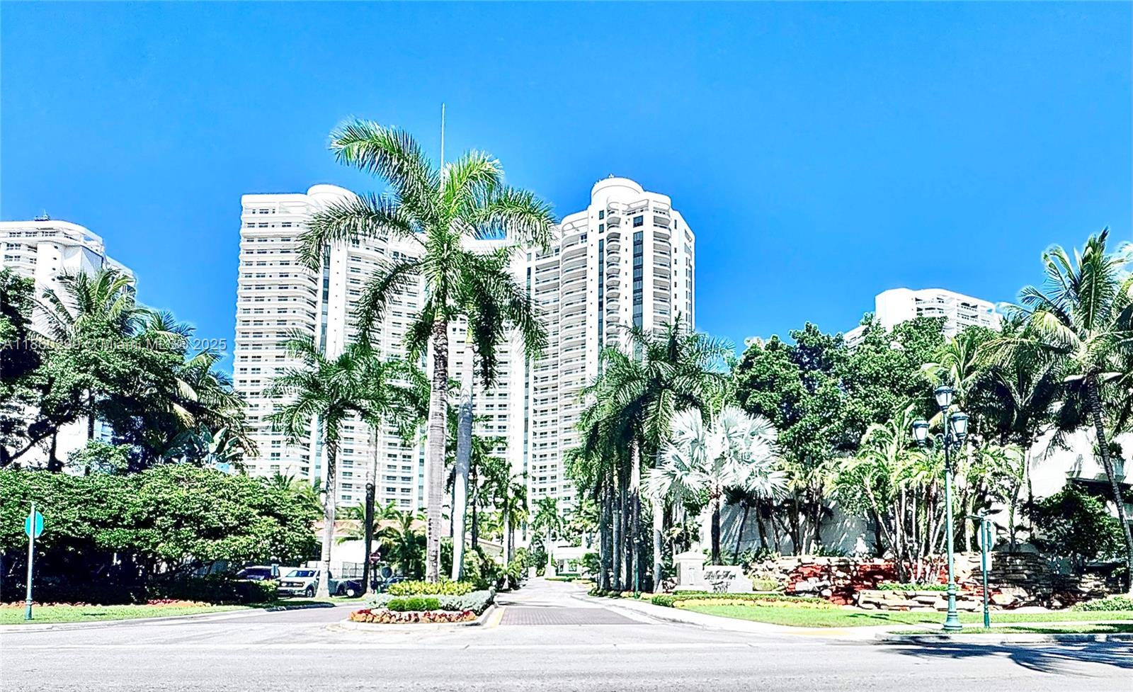 The DEAL you've been waiting for... 2,840 SF 3 bdrm 3.5 bath 18th floor Bellamare Condo. Realistically Priced to sell quickly... Don't miss out... Extremely nice condition condo with beautiful preferred waterfront views.