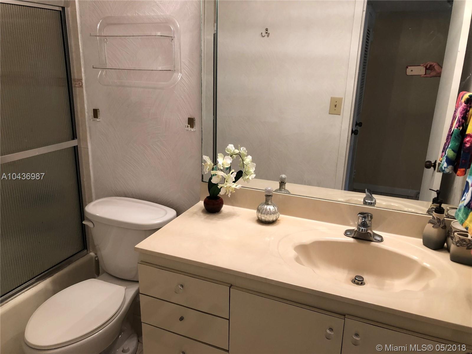 PARKER PLAZA ESTATES COND - Residential Lease