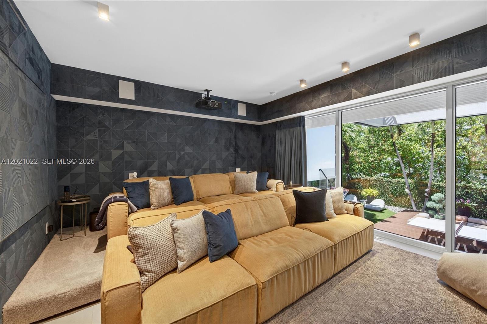 BISCAYNE KEY ESTATES - Residential