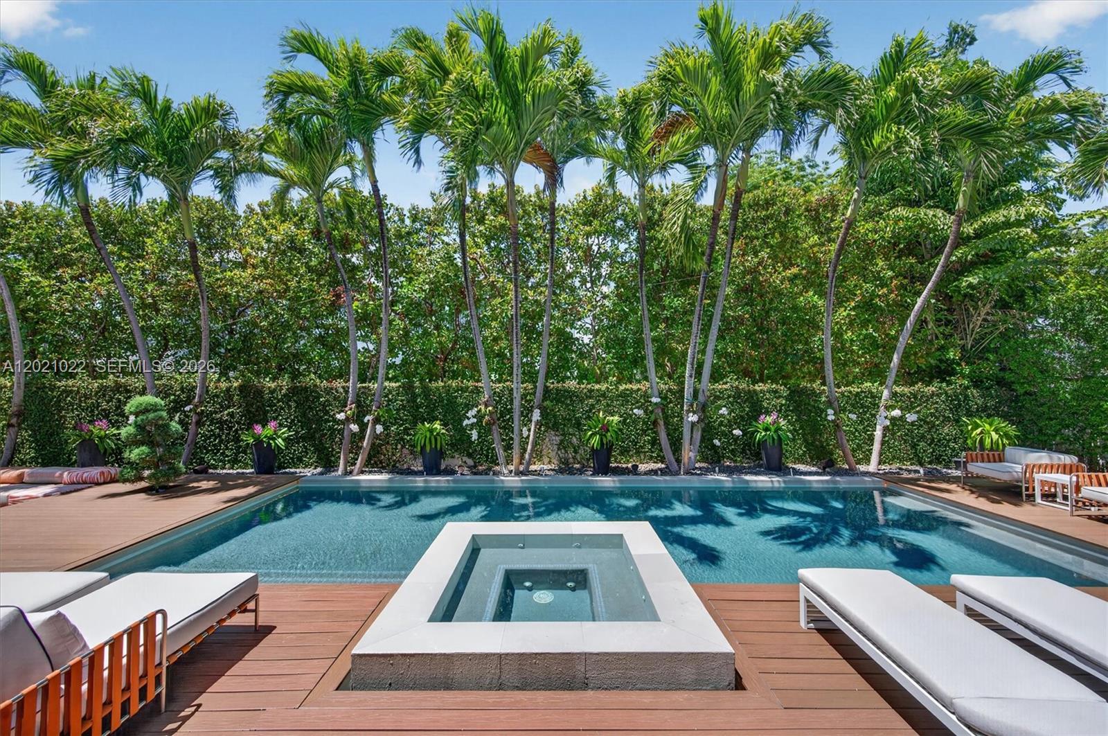 BISCAYNE KEY ESTATES - Residential