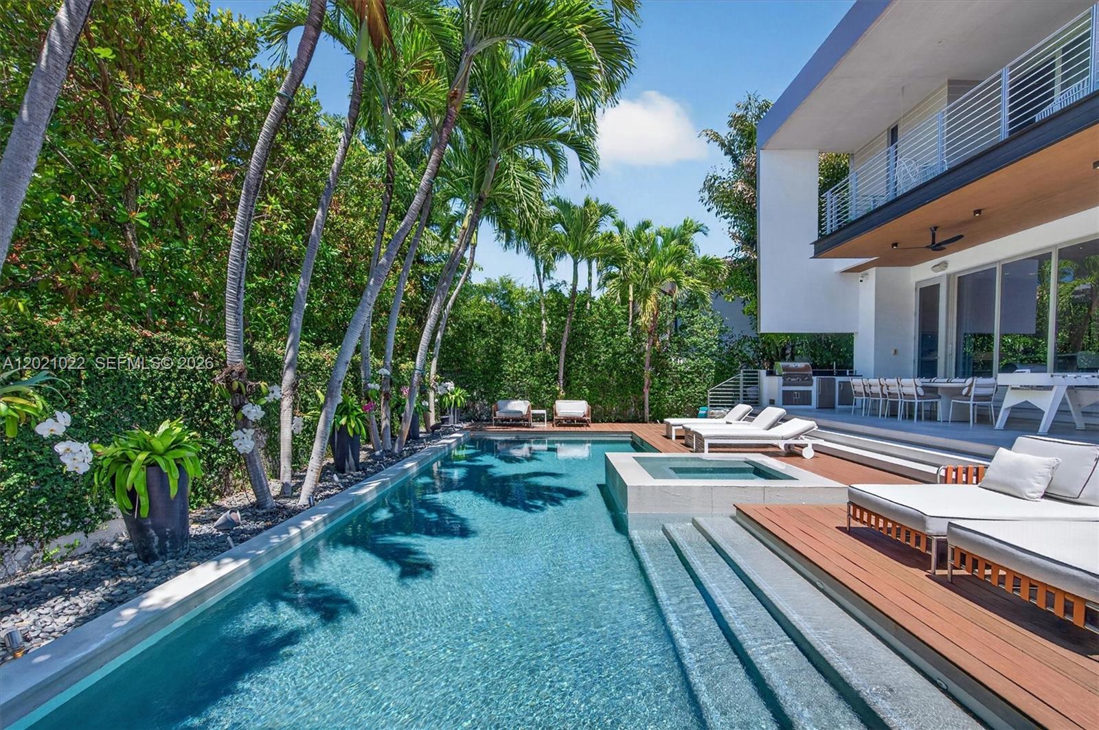 BISCAYNE KEY ESTATES - Residential