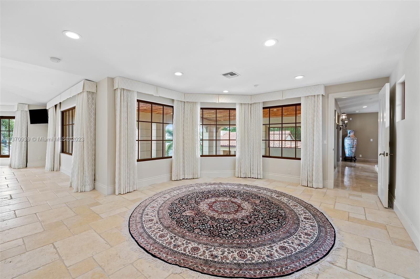 HARBOR BEACH - Residential