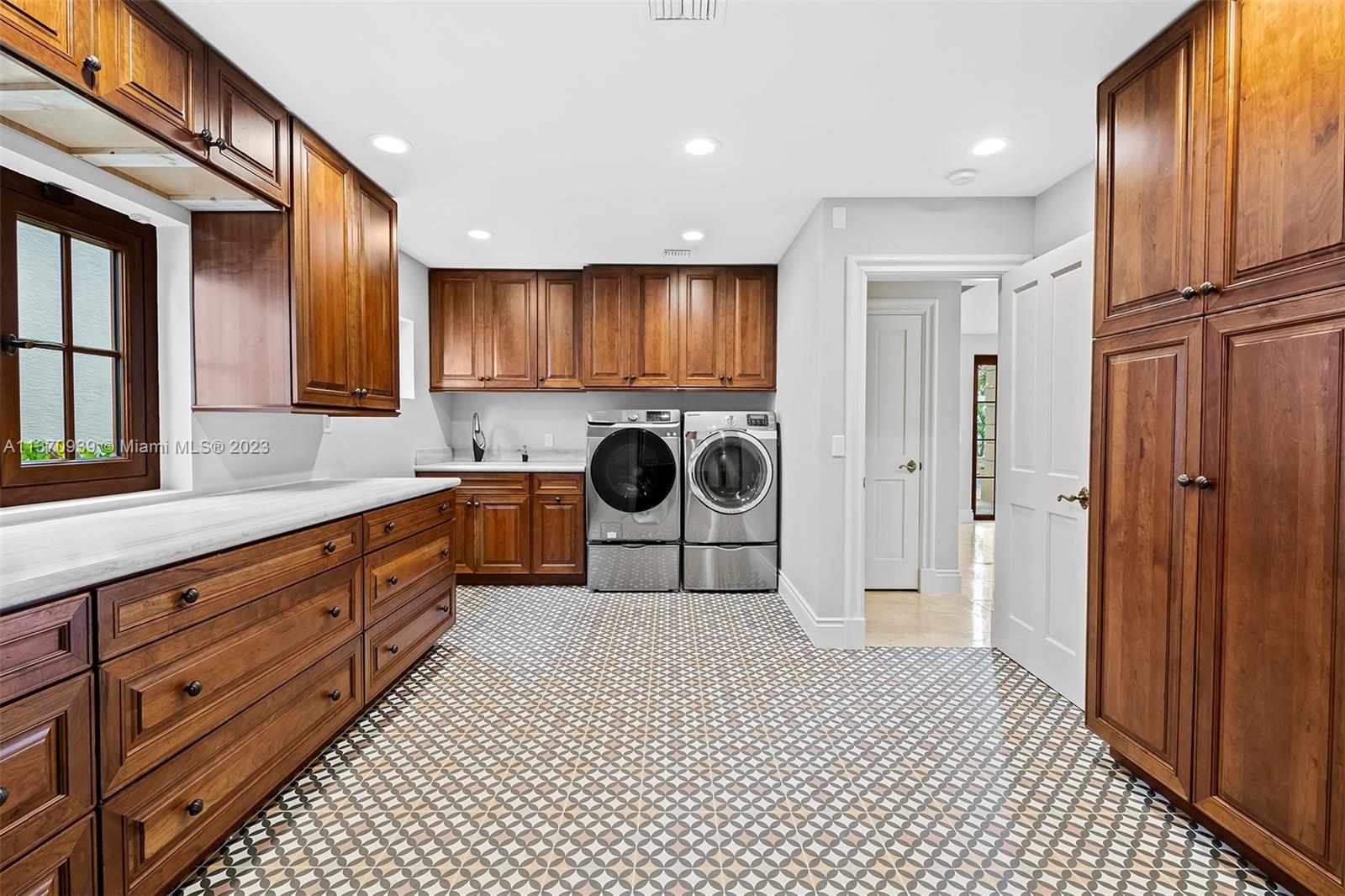 HARBOR BEACH - Residential