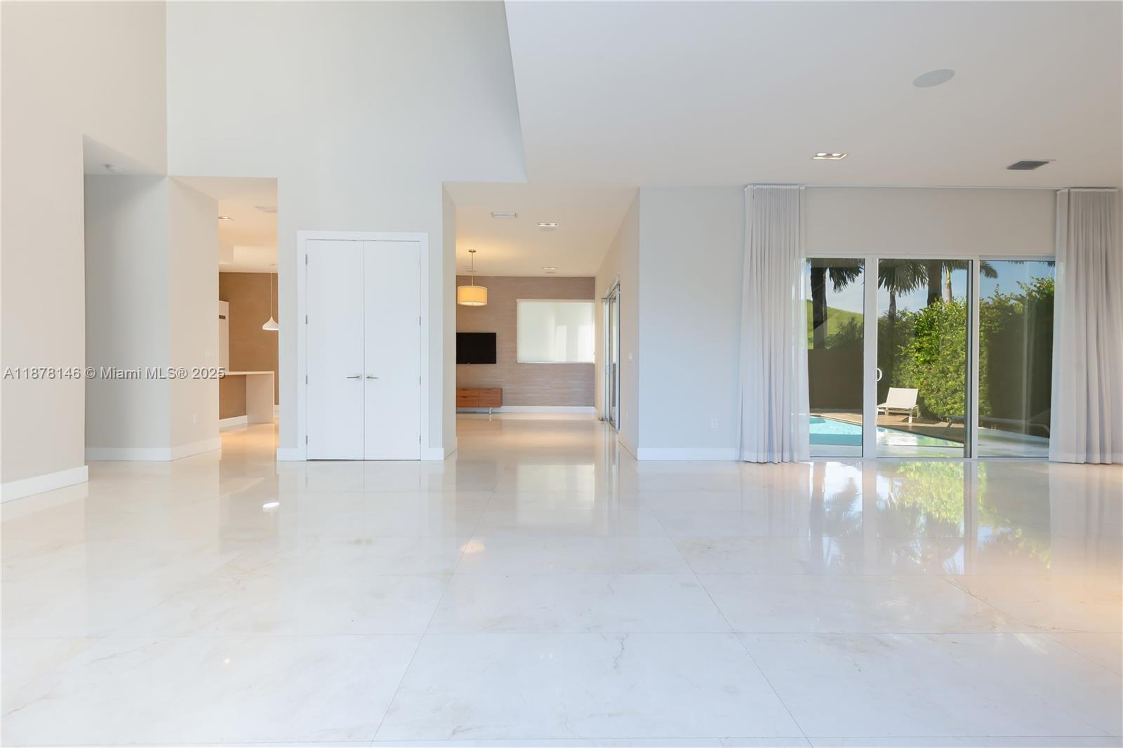 DORAL COMMONS RESIDENTIAL - Residential