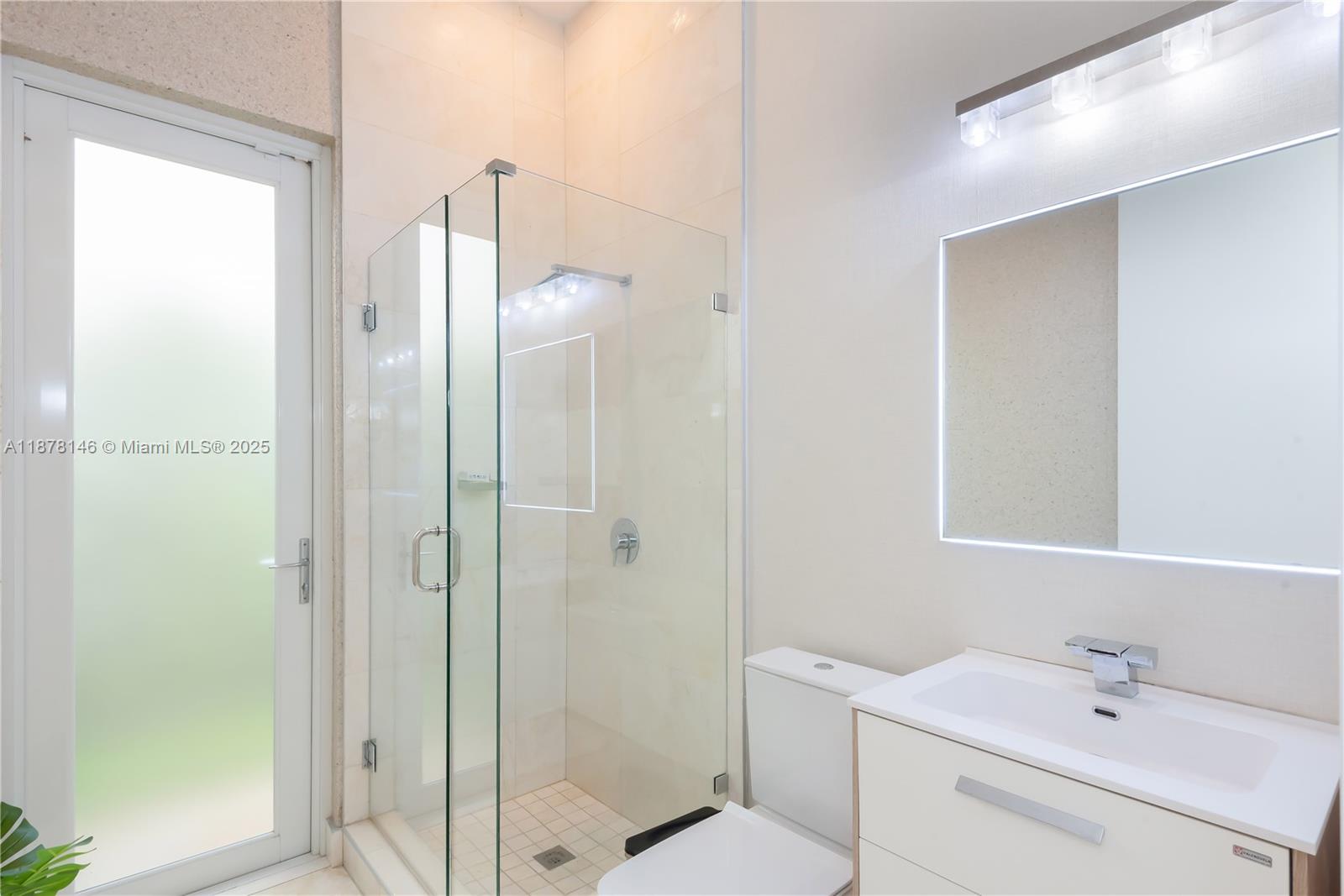 DORAL COMMONS RESIDENTIAL - Residential