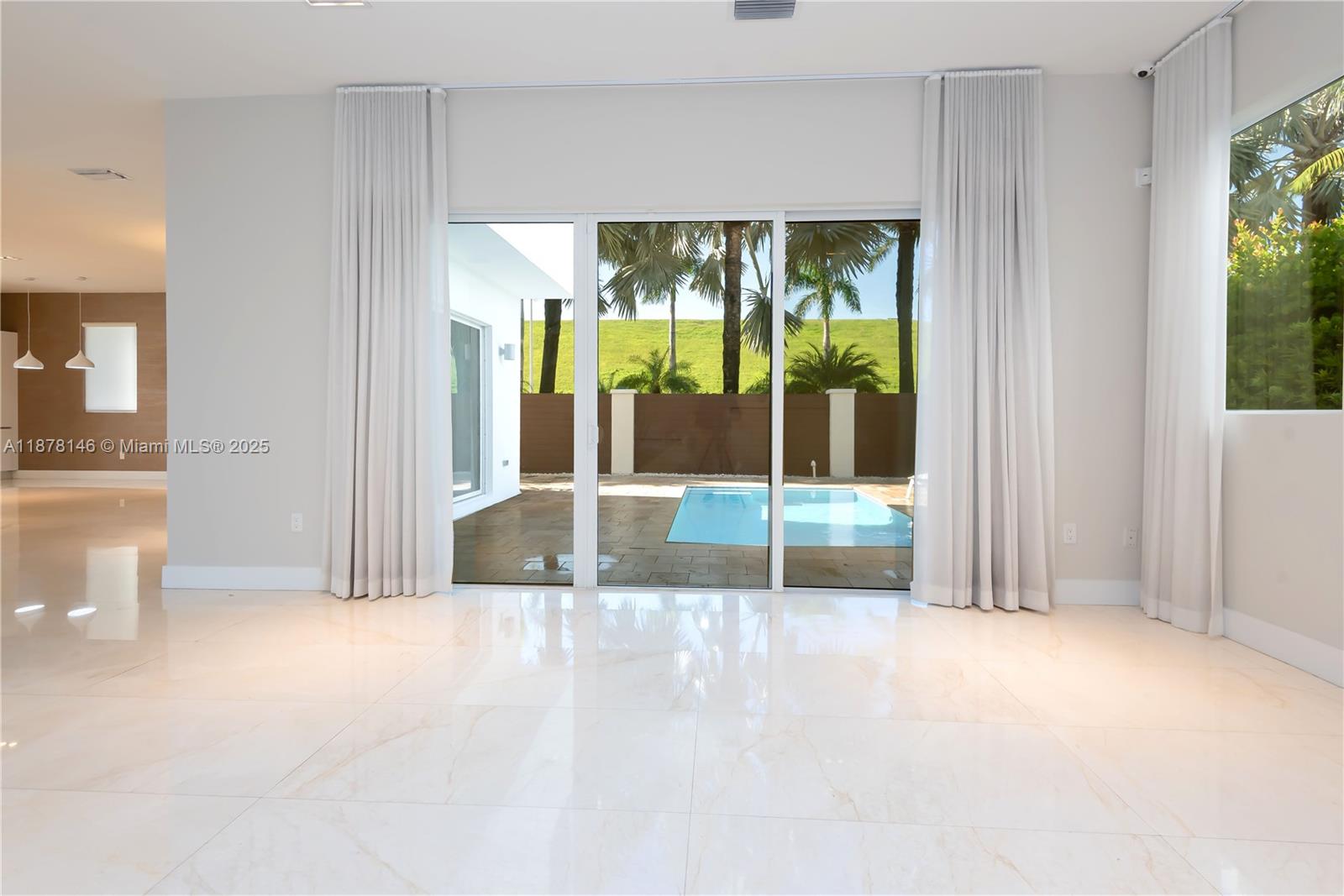 DORAL COMMONS RESIDENTIAL - Residential